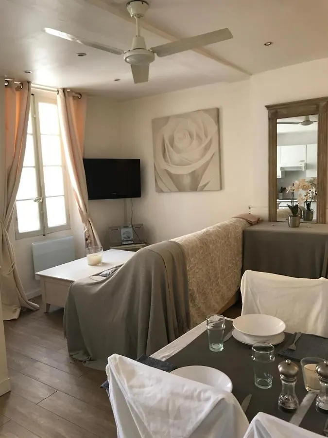 Studio Tt Equipe Parking Coeur Ville Sanary-sur-Mer Apartment