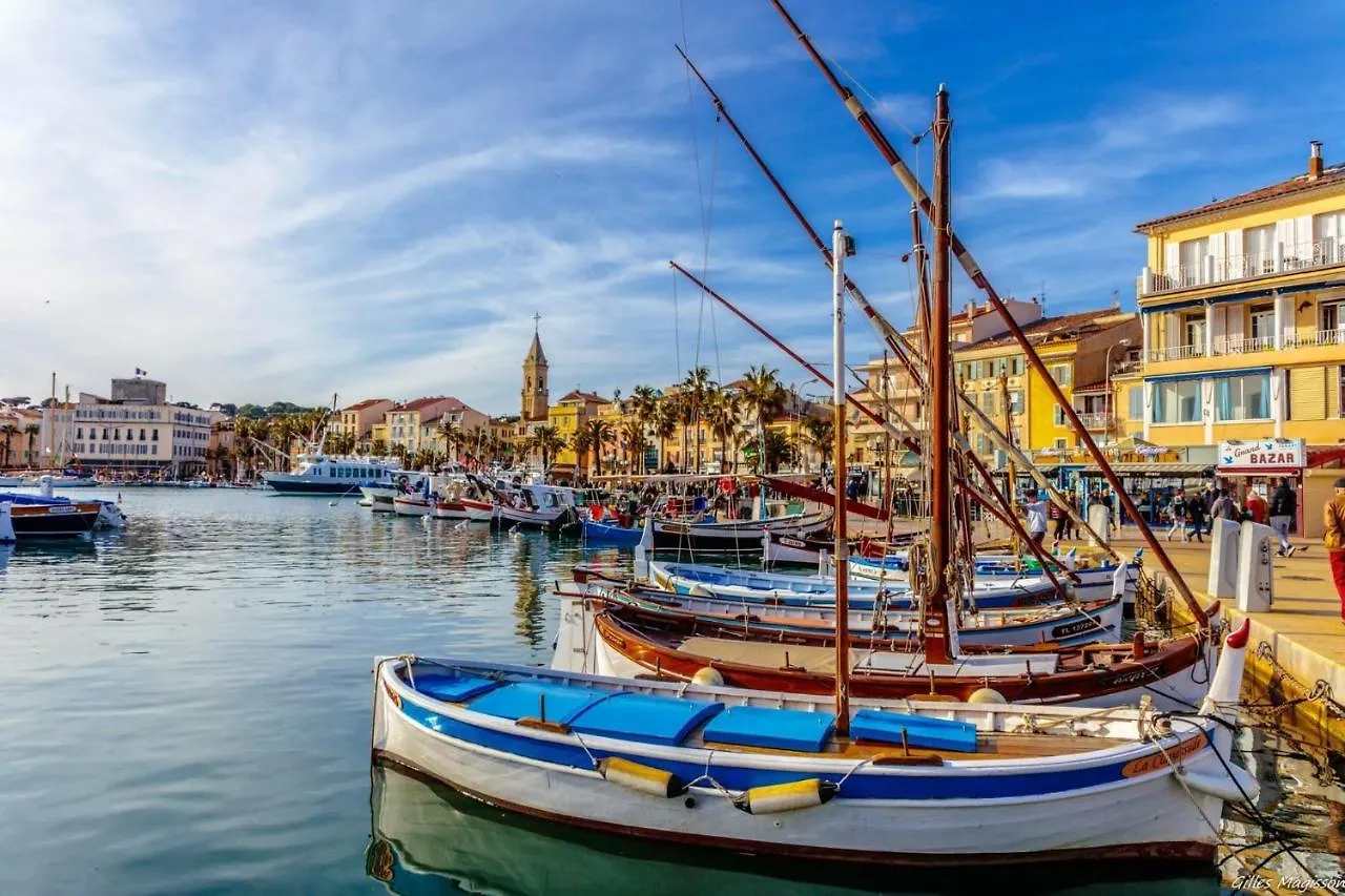 Studio Tt Equipe Parking Coeur Ville Sanary-sur-Mer France